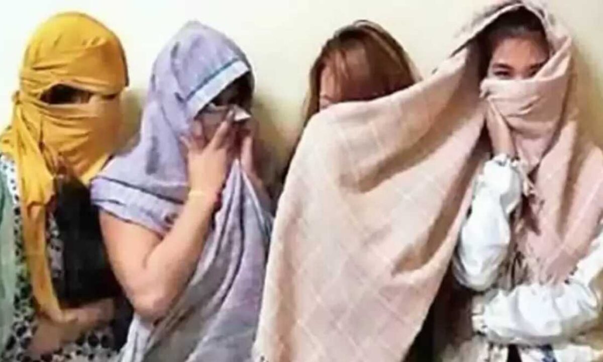 देहरादून में हाईप्रोफाइल सेक्स रैकेट का भंड़ाफोड, पुलिस ने चुंगल से छुड़ाई  4 लड़कियां... - Pahadi Khabarnama पहाड़ी खबरनामा
